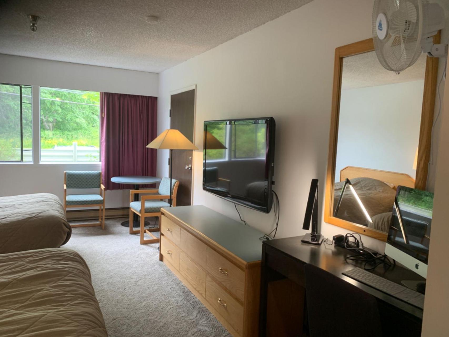 Providence Place Inn Порт-Харди Экстерьер фото
