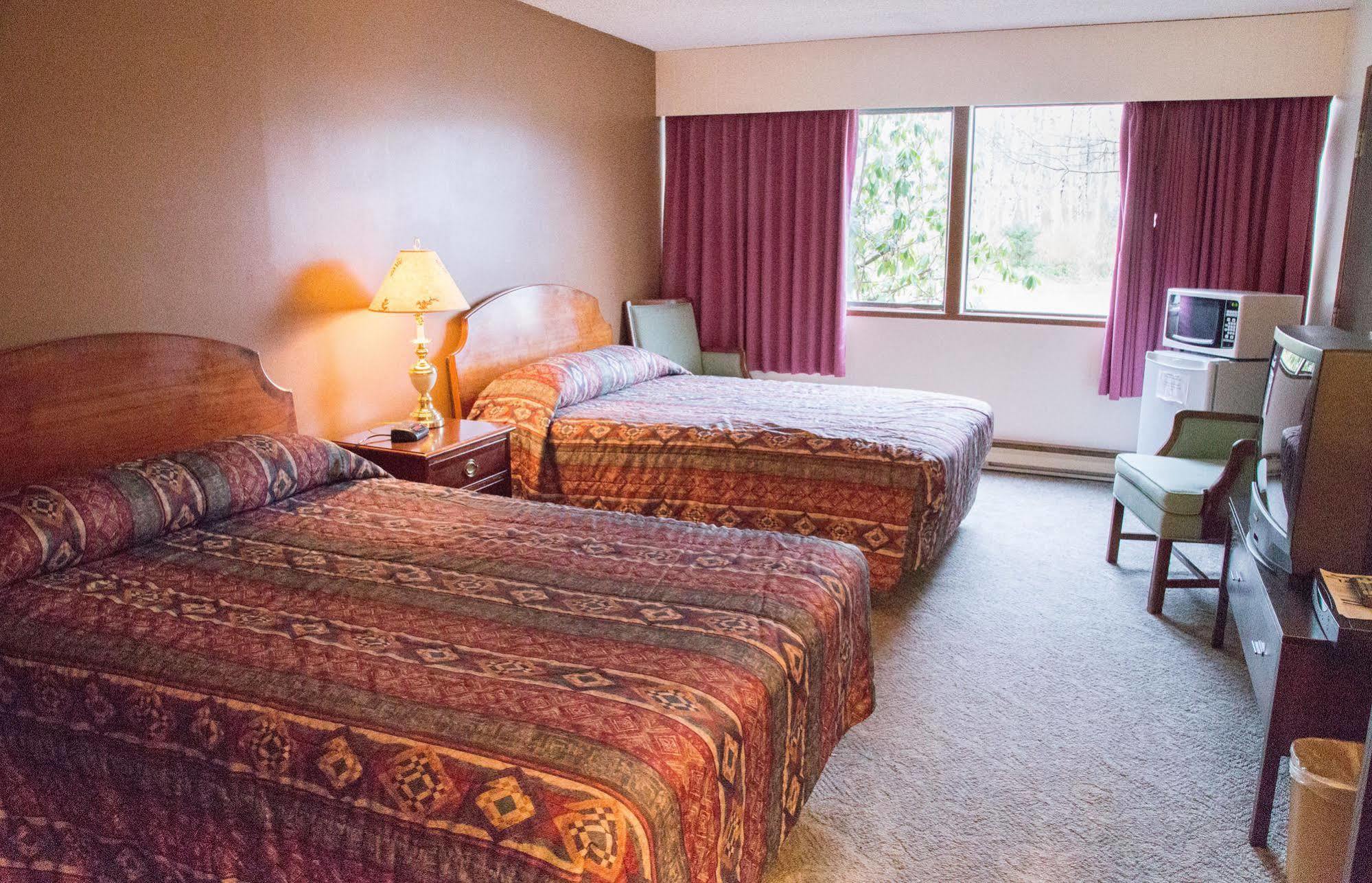 Providence Place Inn Порт-Харди Экстерьер фото