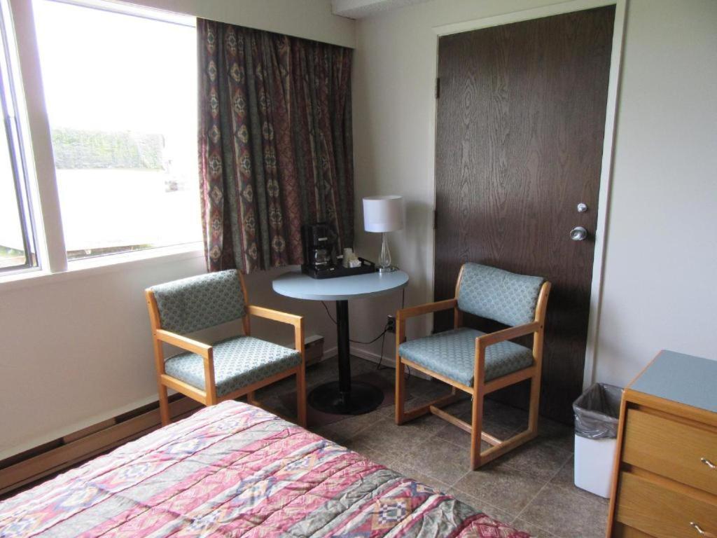 Providence Place Inn Порт-Харди Экстерьер фото